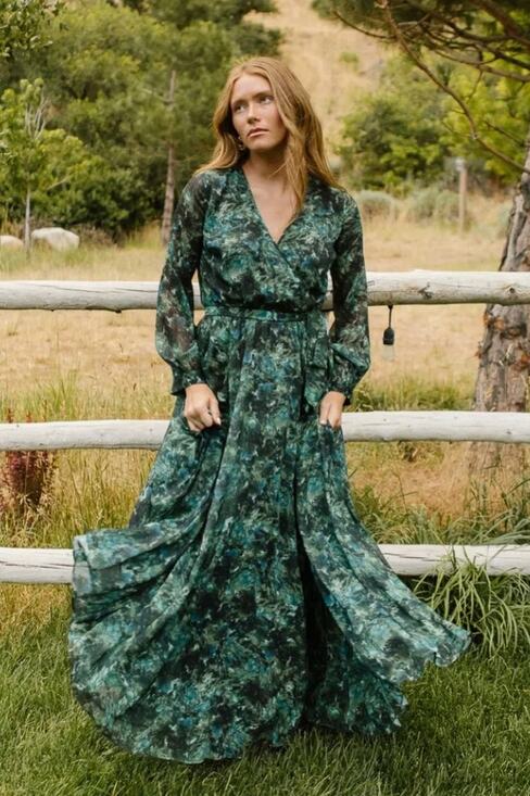 Ivy City Co Dresses & Skirts - Ivy City Co Laney Green Watercolor Tiered Bishop Sleeve Maxi Sundress Size Small